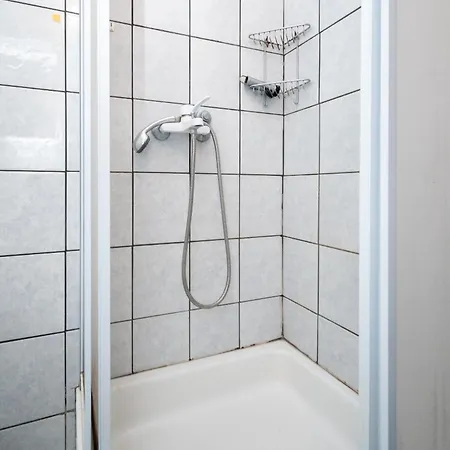 Apartment By The Sea - 21401 Vir