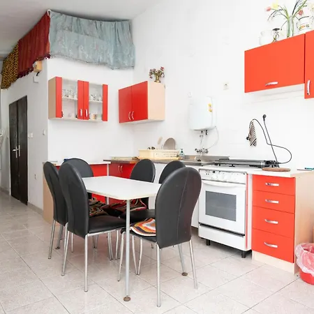 By The Sea - 21401 ויר