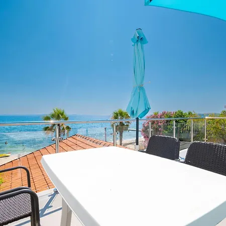 By The Sea - 21401 * ויר