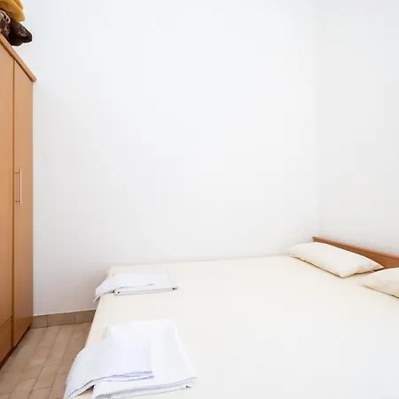 By The Sea - 21401 Apartman